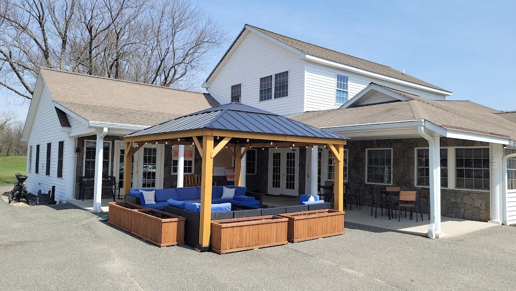 Canaan Country Club and The Belted Cow | 74 High St, Canaan, CT 06018 | Phone: (860) 824-7683