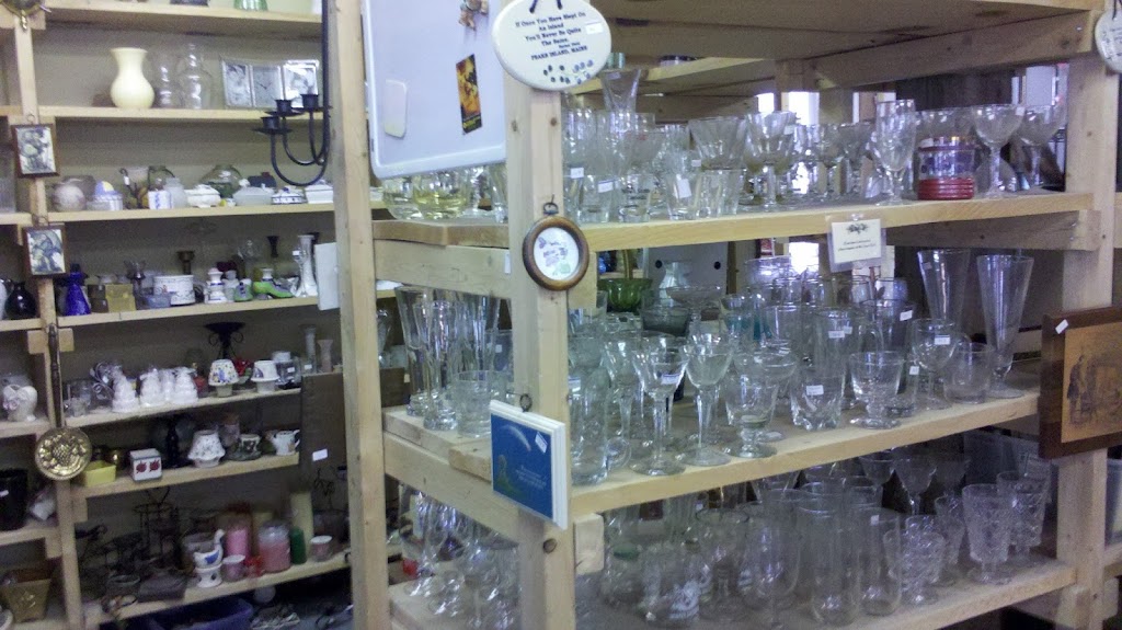 Barn Thrift Shop, The | 1416 US-44, Pleasant Valley, NY 12569 | Phone: (845) 635-9630