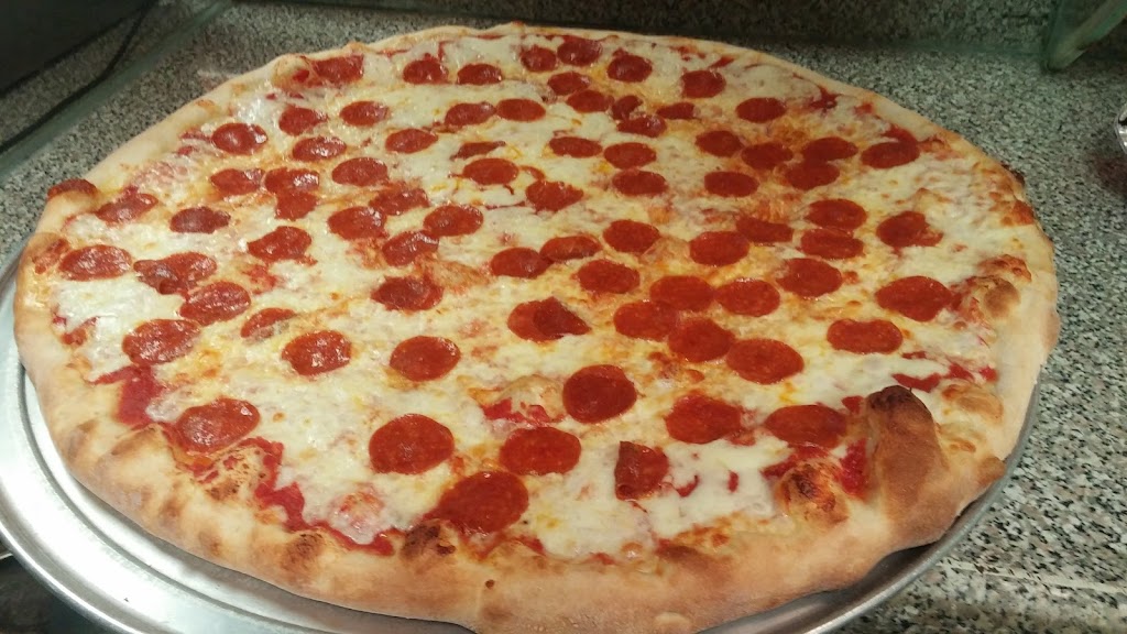 Yanis Pizza | 202 North St, Middletown, NY 10940 | Phone: (845) 239-4746