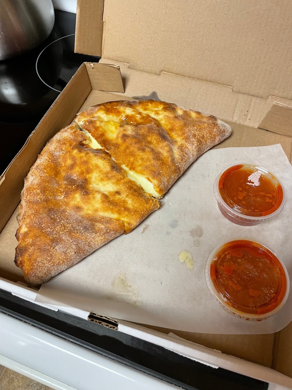 Pizzaros Pizzeria | 225 West St, Seymour, CT 06483 | Phone: (203) 881-9551