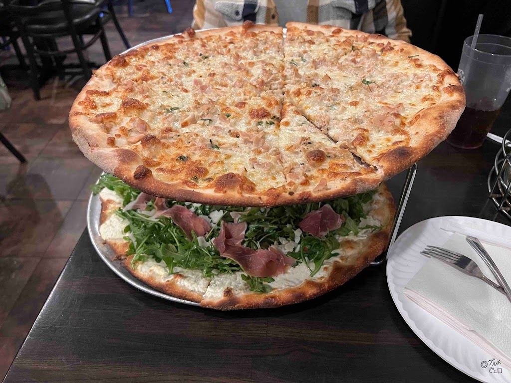 Denino’s Pizzeria & Tavern | 524 Port Richmond Ave, Staten Island, NY 10302 | Phone: (718) 442-9401