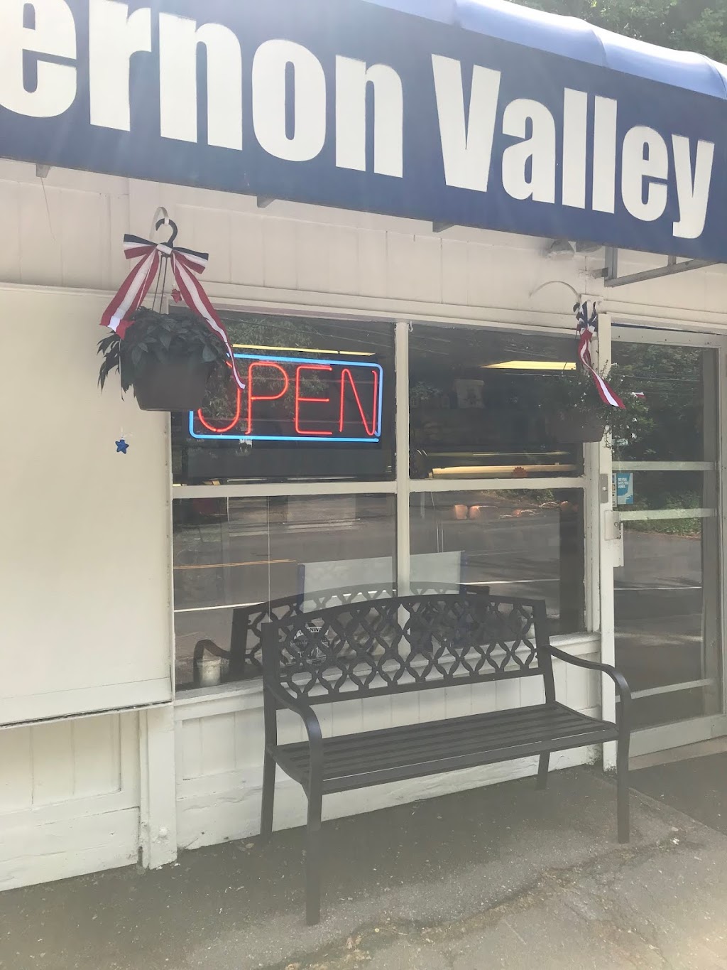 Scotts Vernon Valley Deli | 143 Vernon Valley Rd, East Northport, NY 11731 | Phone: (631) 261-1994
