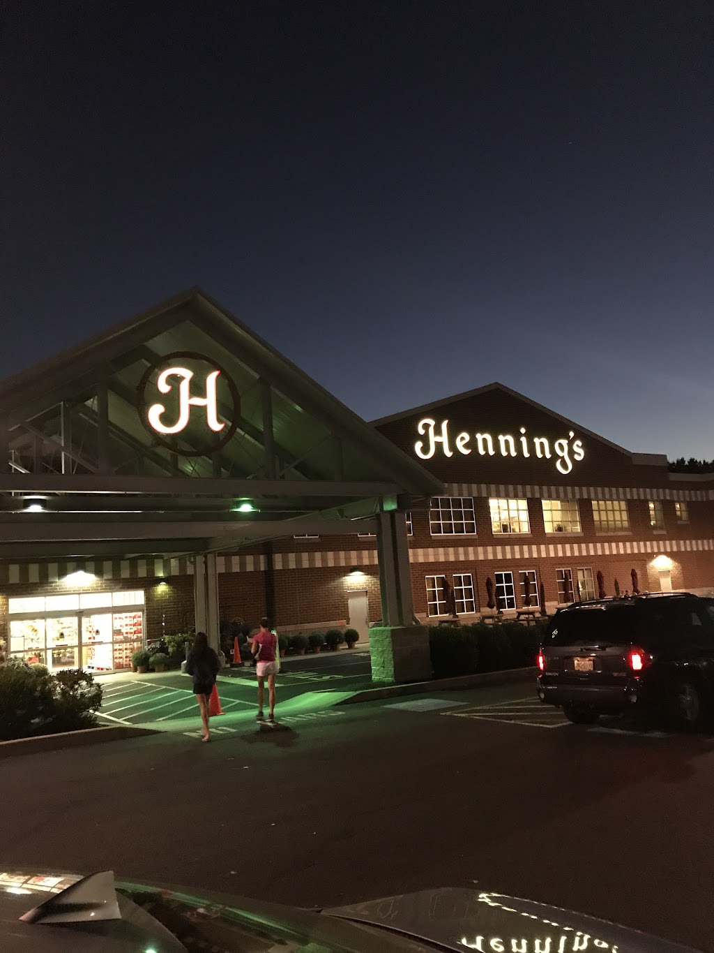 Hennings Market | 290 Main St, Harleysville, PA 19438 | Phone: (215) 256-9533