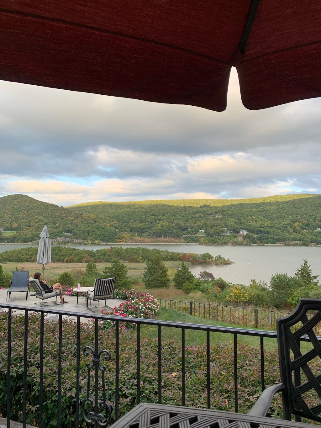Overlook on Hudson Bed & Breakfast | 26 Kings Rd #4322, Highland Falls, NY 10928 | Phone: (845) 446-2368