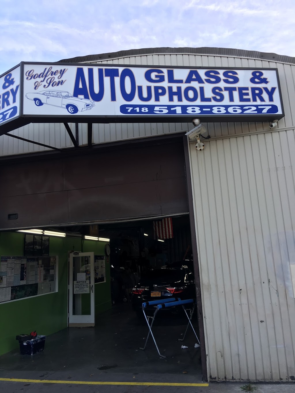 Fitzroy & Son Auto Glass | 3319 De Lavall Ave, The Bronx, NY 10475 | Phone: (718) 518-8627