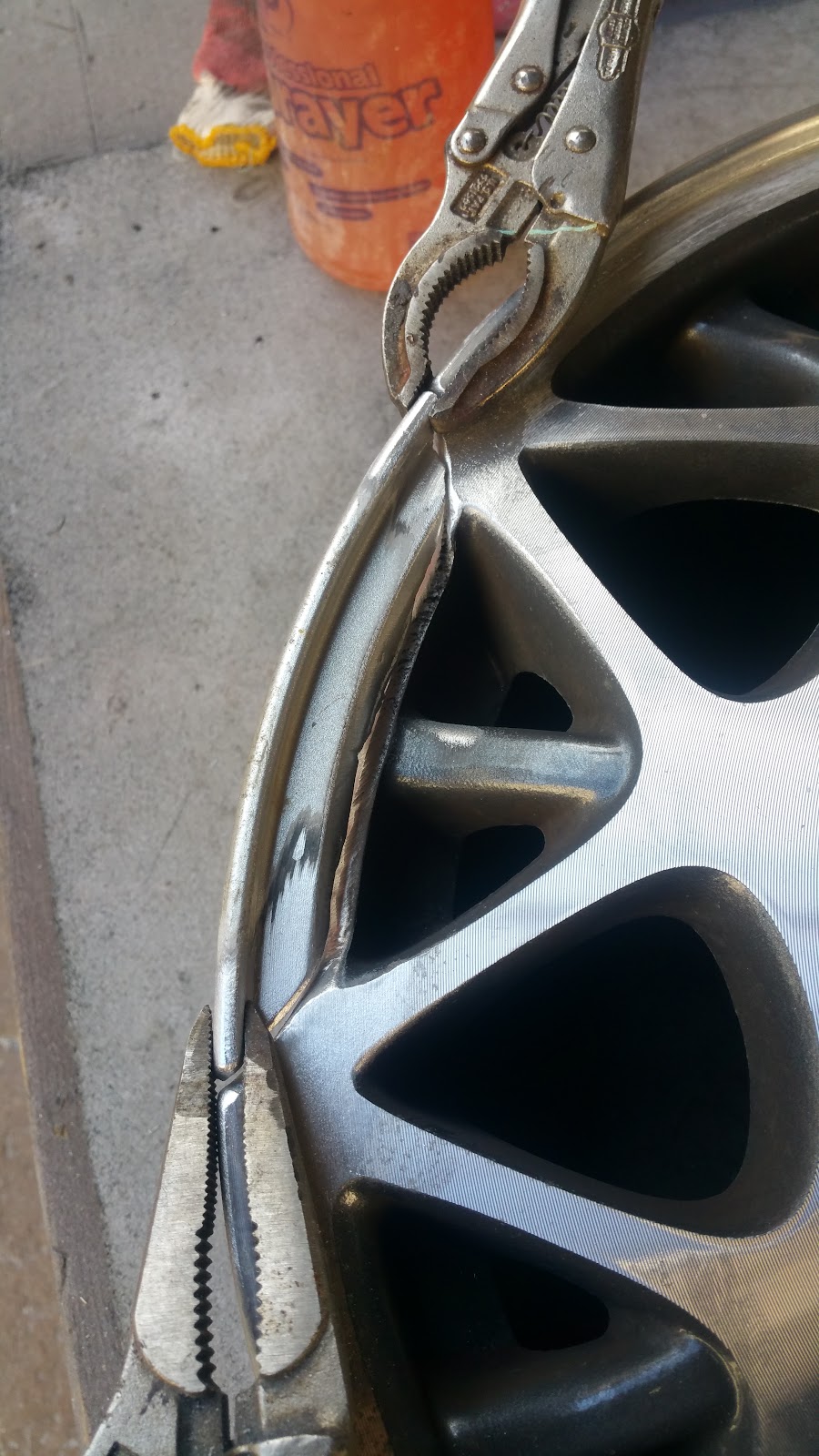 Master Wheel Repairs | 104 Troutman St, Brooklyn, NY 11206 | Phone: (718) 386-4747