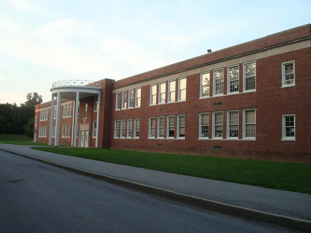 Wappingers Junior High School | 30 Major Macdonald Way, Wappingers Falls, NY 12590 | Phone: (845) 298-5200