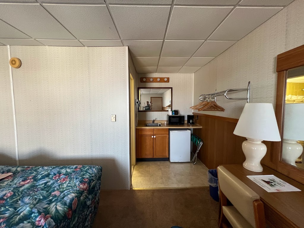 Buccaneer Motel | 2600 N Bay Ave, Long Beach, NJ 08008 | Phone: (609) 492-4582