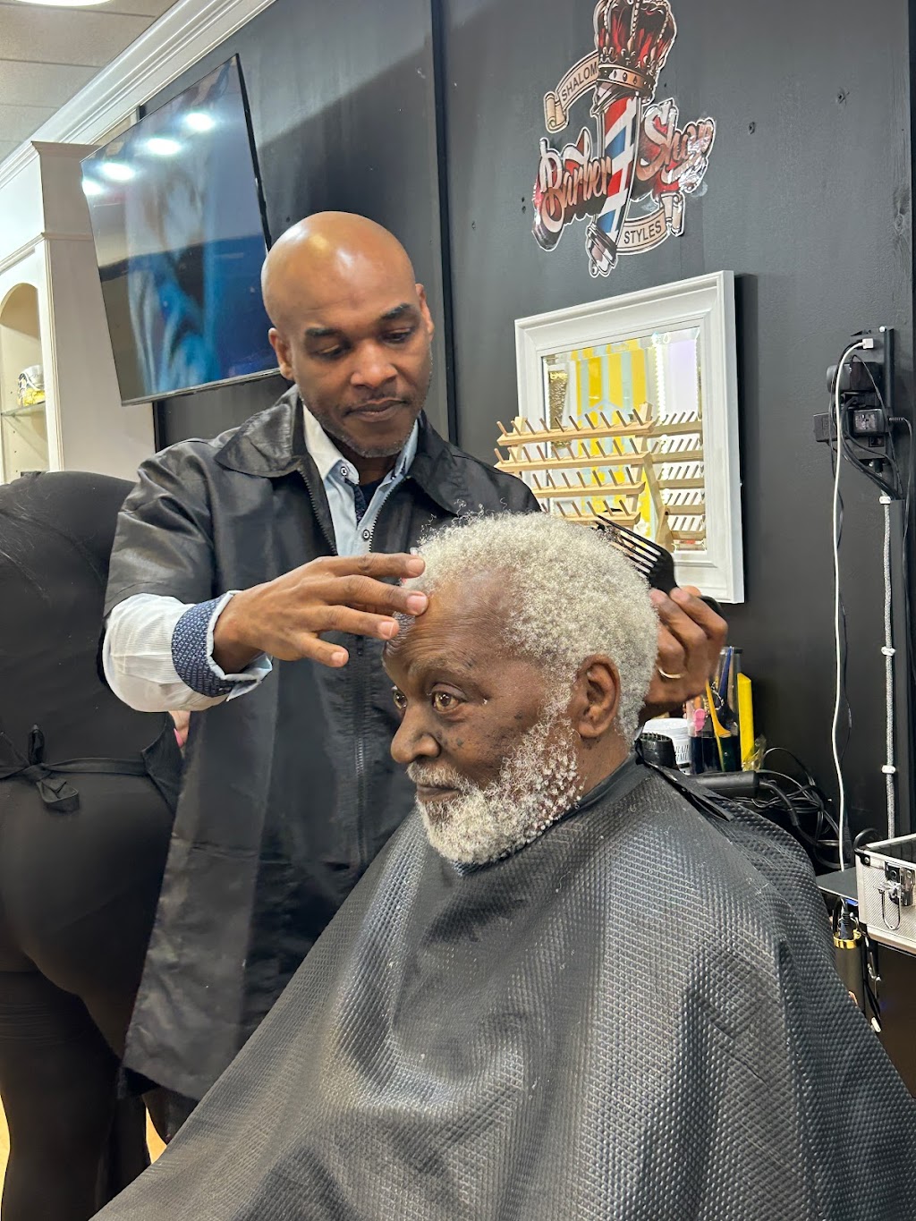 Shalom Styles Barber Shop | Inside of Haven House Of Hair/Dover Mall, 1365 N Dupont Hwy, Dover, DE 19901 | Phone: (302) 379-1285