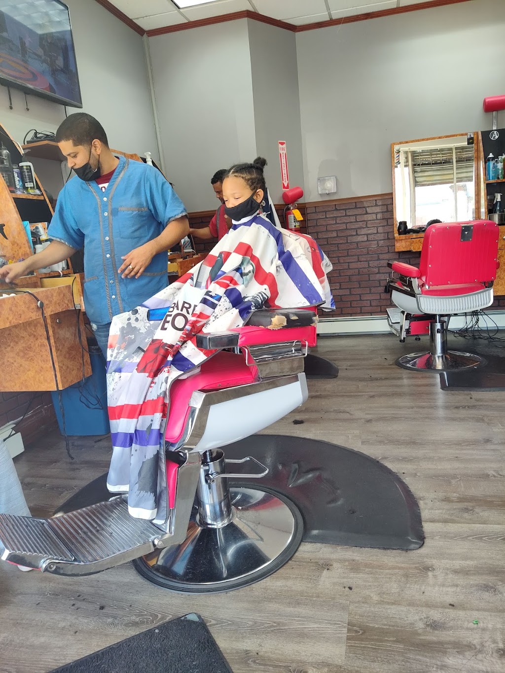 New Look Barber Shop | 283 N 7th St, Newark, NJ 07107 | Phone: (973) 230-1170