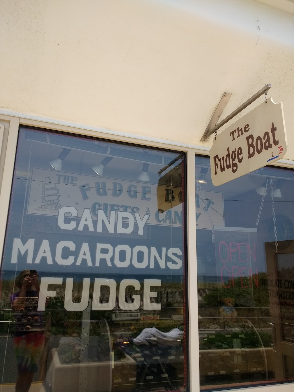 The Fudge Boat | 3700 Boardwalk, Sea Isle City, NJ 08243 | Phone: (609) 263-6088