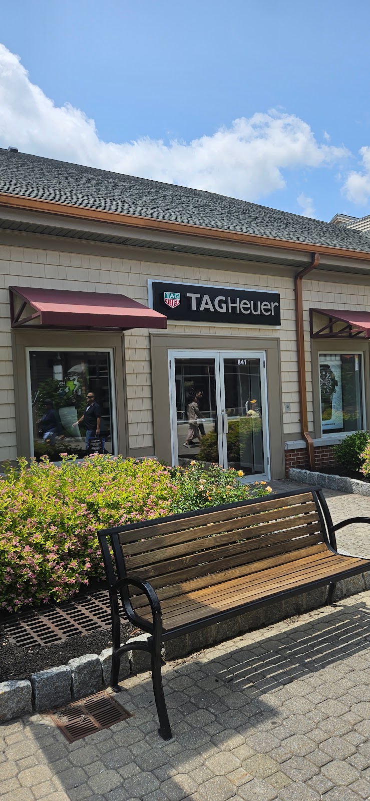 TAG Heuer | WOODBURY COMMONS PREMIUM OUTLETS, 841 Grapevine Ct, Central Valley, NY 10917 | Phone: (845) 928-1018