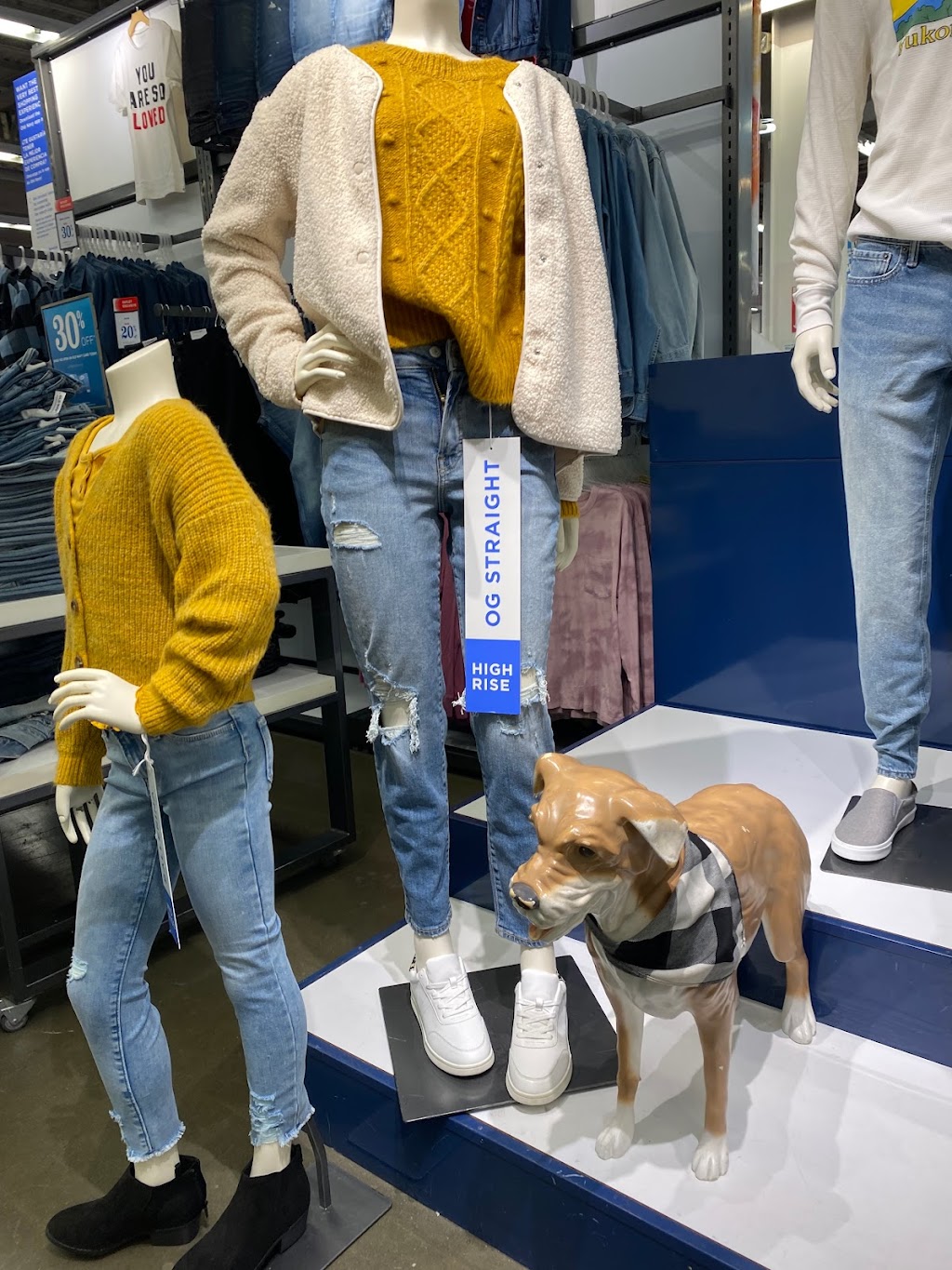 Old Navy | 13915 20th Ave, Queens, NY 11356 | Phone: (347) 625-1901