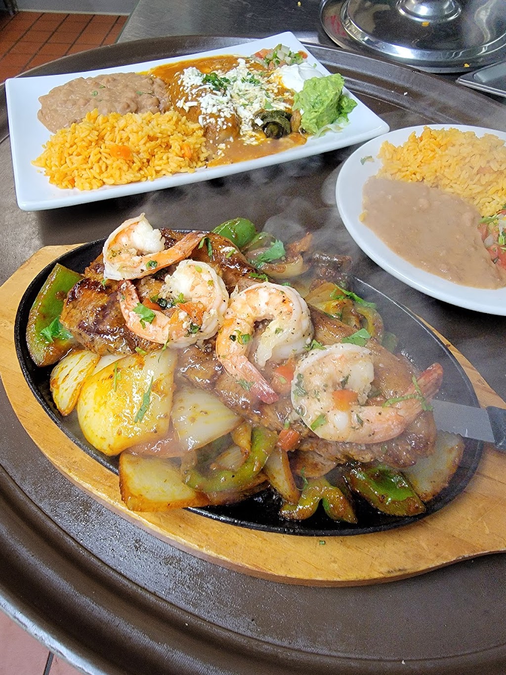 Sky View Mexican Restaurant | 237 Forest Hill Dr, Kingston, NY 12401 | Phone: (845) 853-8388