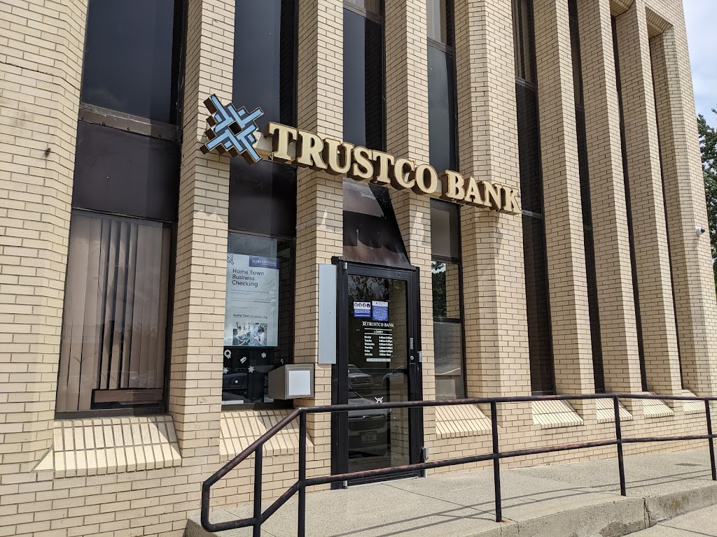 Trustco Bank | 20 Squadron Blvd, New City, NY 10956 | Phone: (845) 634-4571
