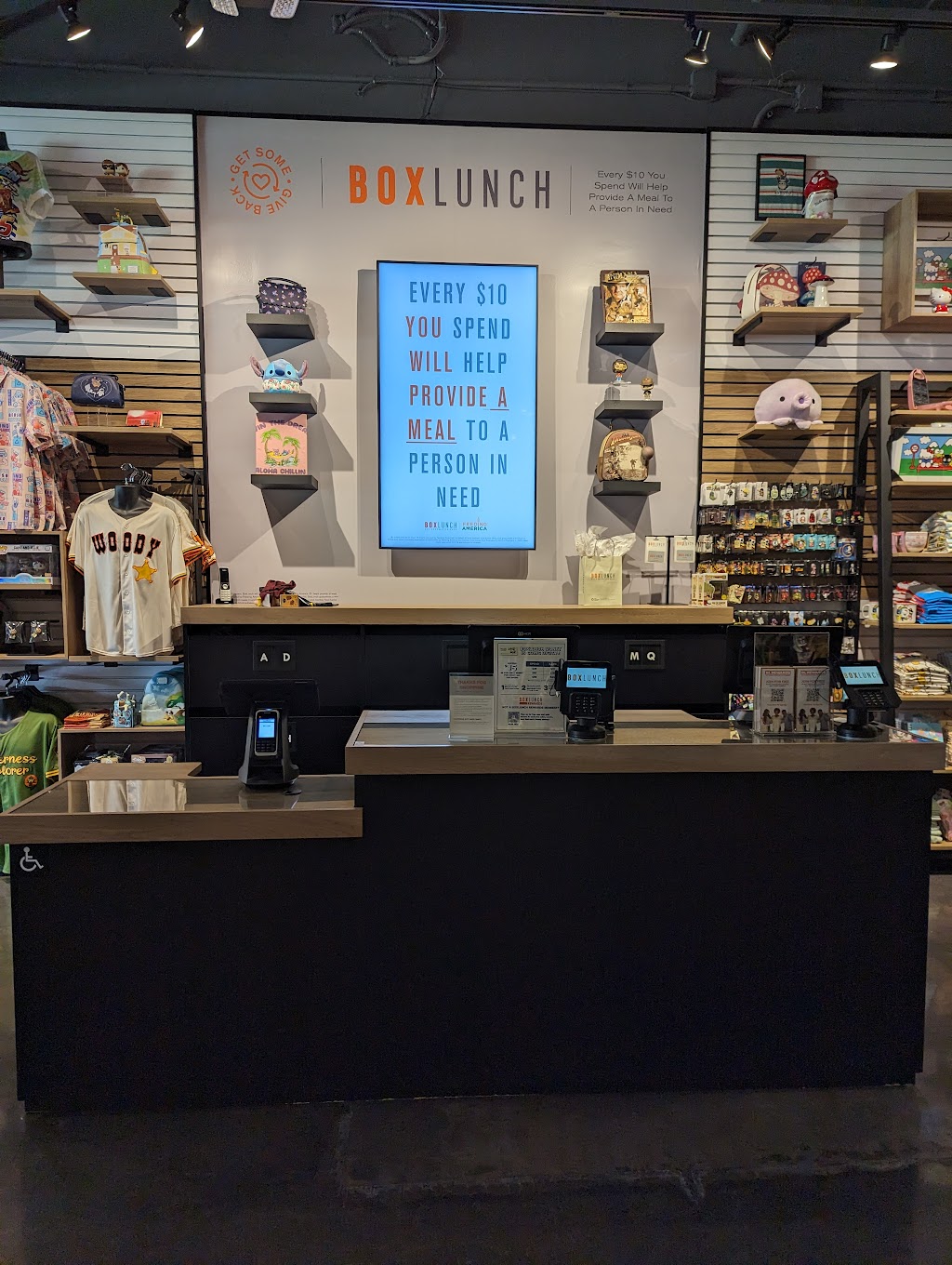BoxLunch | 1000 Premium Outlets Dr SPC A07, Tannersville, PA 18372 | Phone: (570) 325-6166