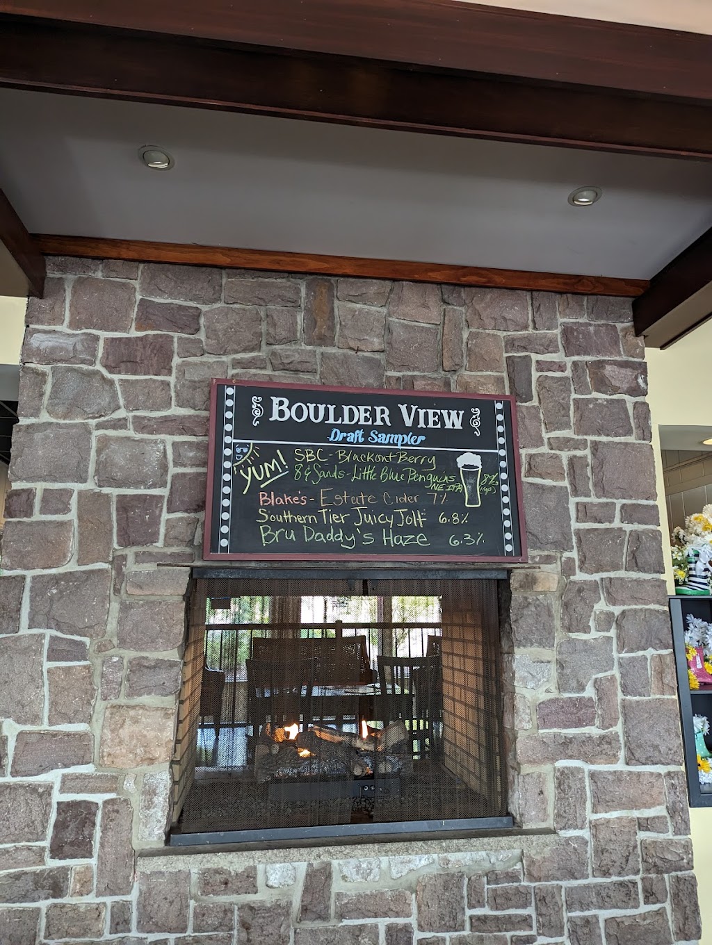 Boulder View Tavern | 123 Lake Harmony Rd, Lake Harmony, PA 18624 | Phone: (570) 722-9696