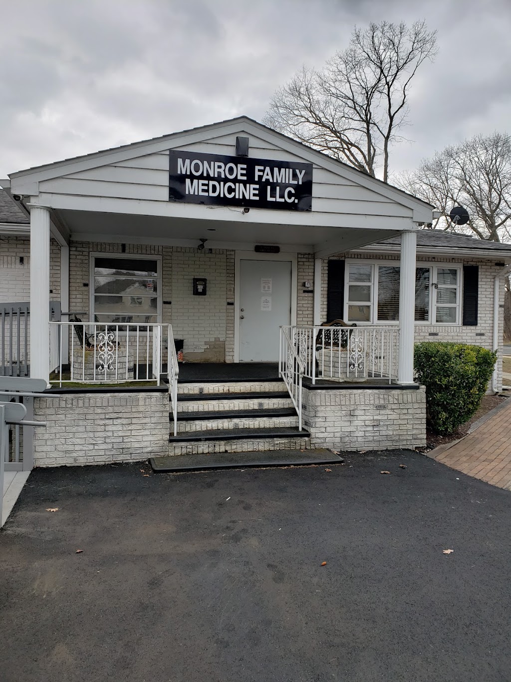 Monroe Family Medicine | 323 Spotswood Englishtown Rd, Monroe Township, NJ 08831 | Phone: (732) 723-1000