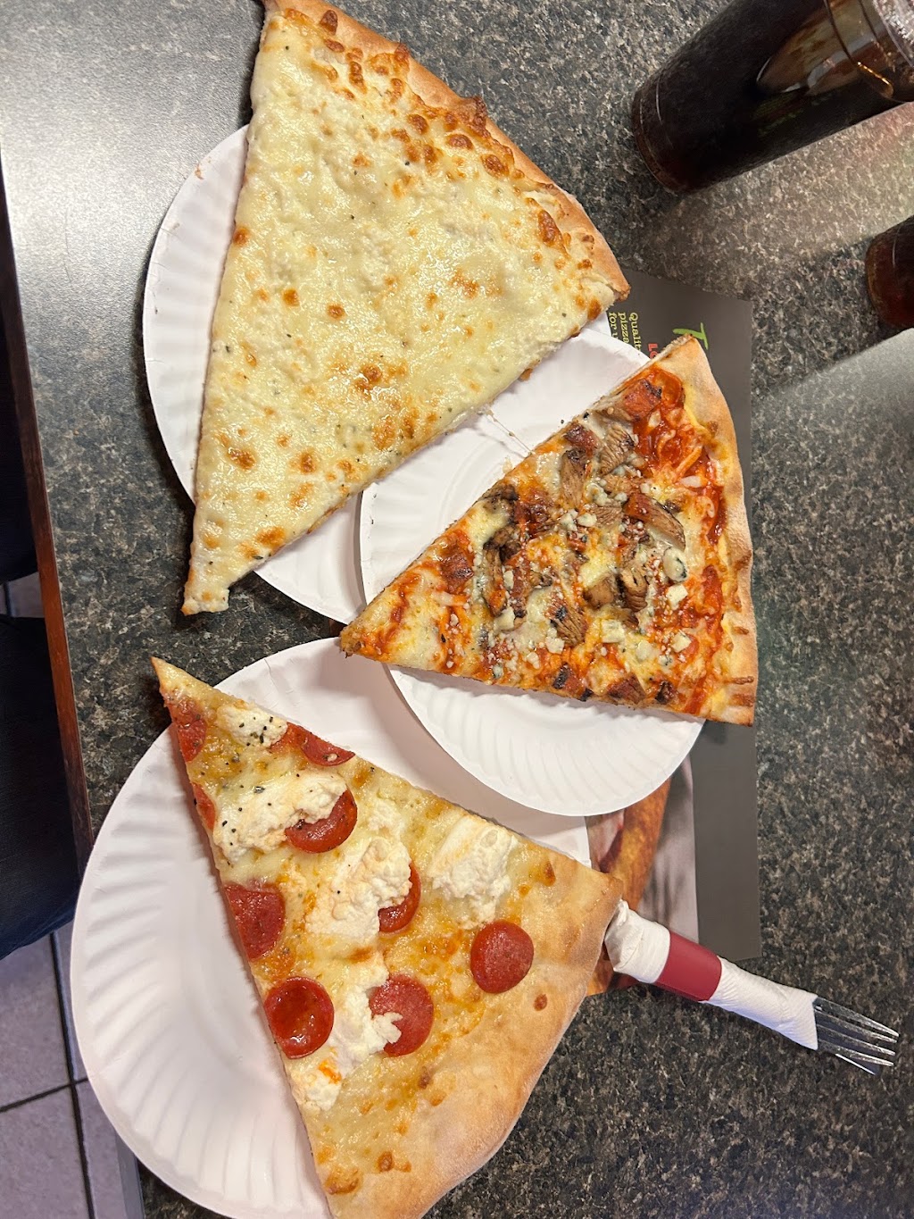 Edison Pizza & Italian Restaurant | 2303 Woodbridge Ave #10, Edison, NJ 08817 | Phone: (732) 985-1733