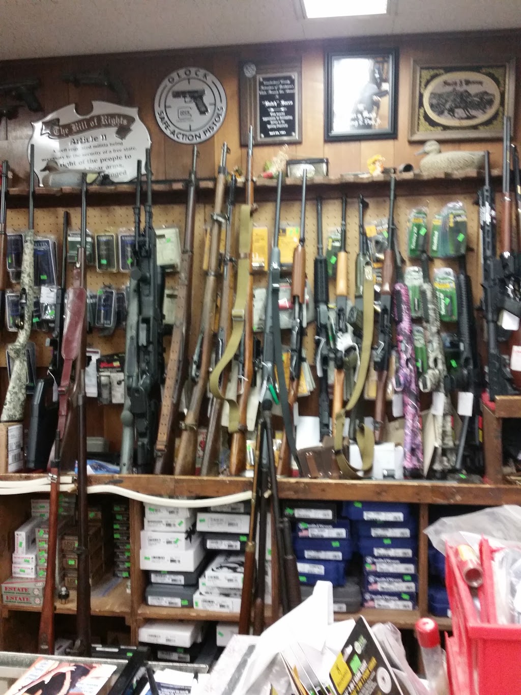 Butchs Gun World | 2057 W Landis Ave, Vineland, NJ 08360 | Phone: (856) 692-1010