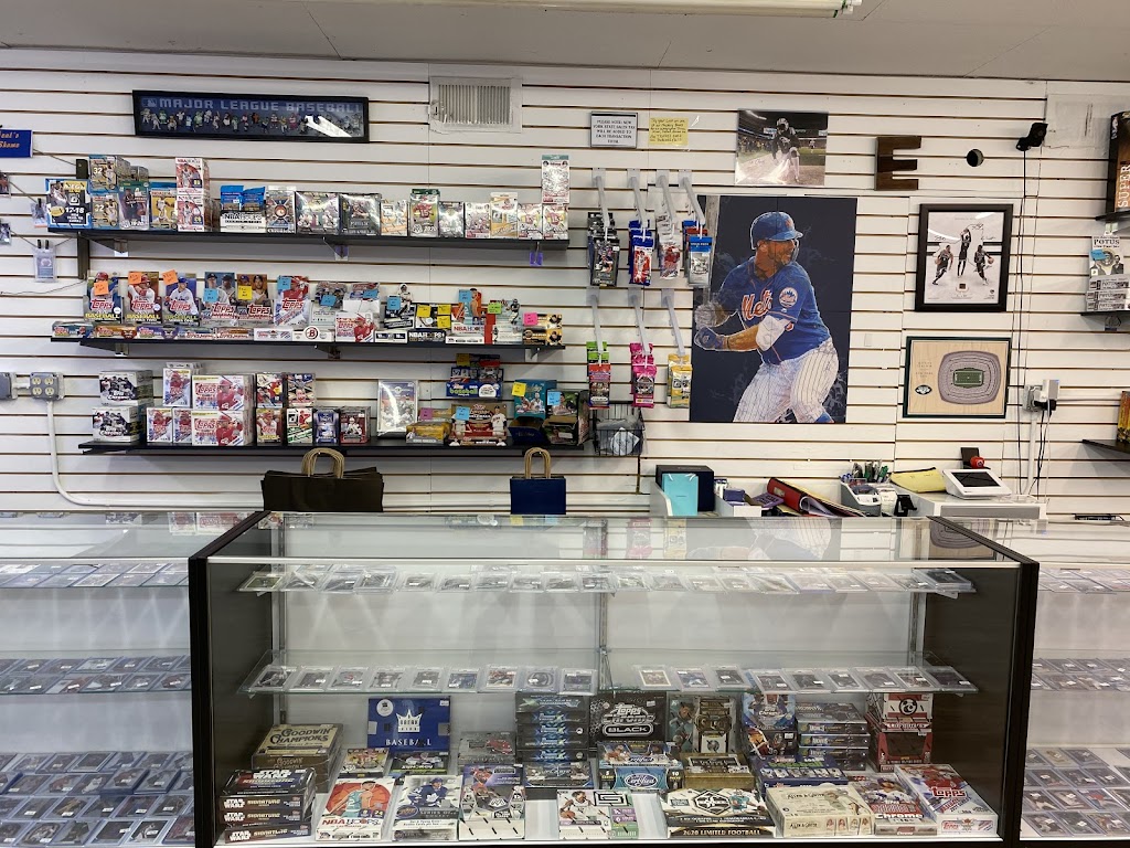 Empire Heat Sports Cards and Memorabilia | Staten Island Mall JC Penney Wing - 2nd Level, 2655 Richmond Ave, Staten Island, NY 10314 | Phone: (646) 469-7358