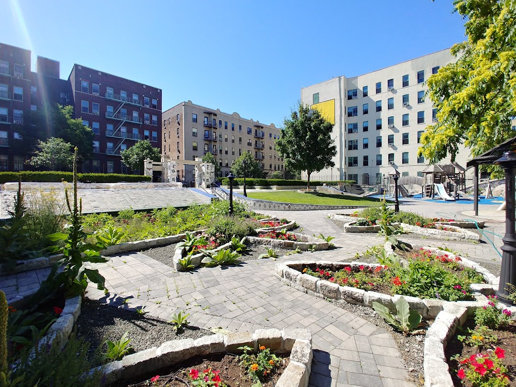 Hayden Lord Park | 1677 Andrews Ave S, The Bronx, NY 10453 | Phone: (718) 294-5840