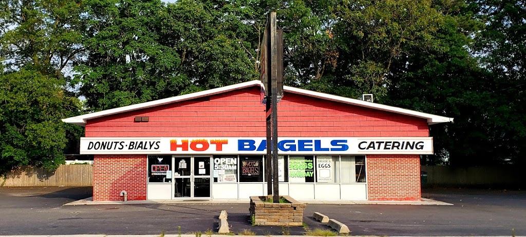 Hot Bagels DeLox | 372 N Main St, Sayville, NY 11782 | Phone: (631) 563-2716
