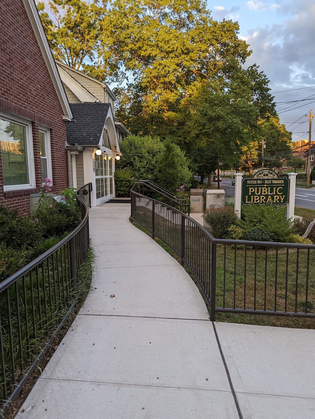 Oyster Bay - East Norwich Public Library | 89 E Main St, Oyster Bay, NY 11771 | Phone: (516) 922-1212