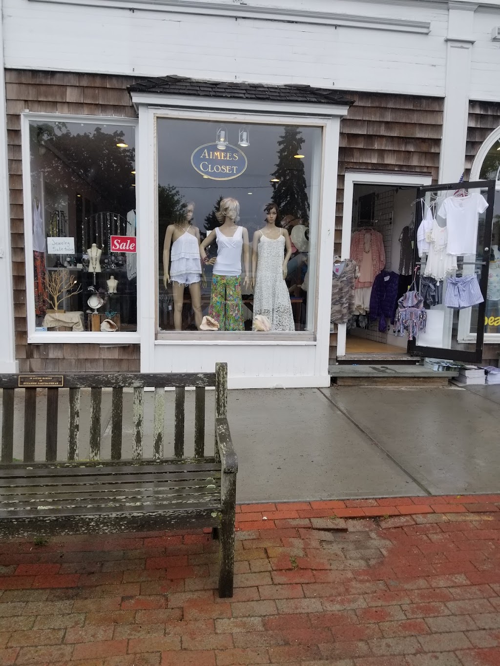 Aimees Closet.Net | 14 Indian Rd, Southampton, NY 11968 | Phone: (631) 283-2179