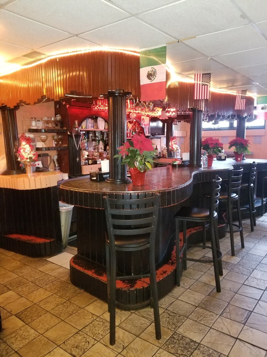 Los Compadres Restaurant & Bar | 2701 Arctic Ave, Atlantic City, NJ 08401 | Phone: (609) 344-1119