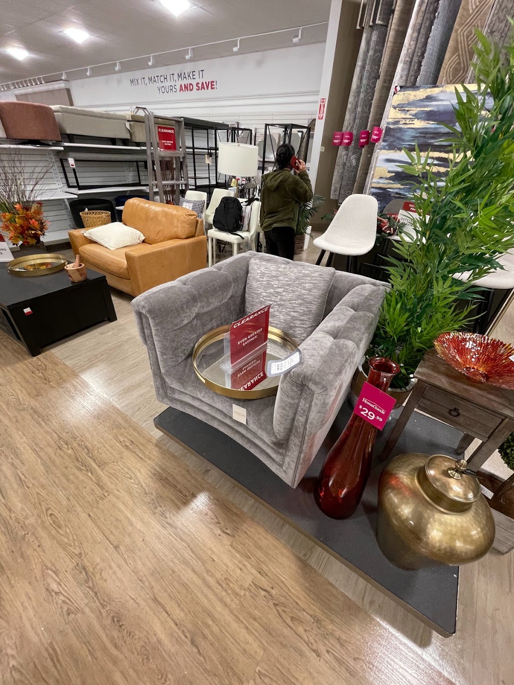 Marshalls & HomeGoods | 1762 Old Country Rd, Riverhead, NY 11901 | Phone: (631) 727-2380