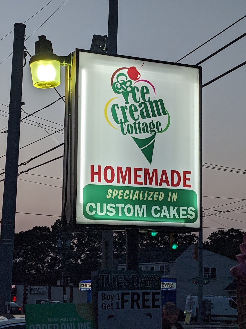 Ice Cream Cottage | 1590 Montauk Hwy, Mastic, NY 11950 | Phone: (631) 395-3580