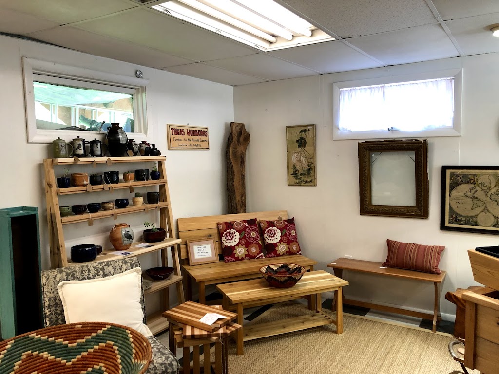 The Loafing Bench | 3182 NY-32, Saugerties, NY 12477 | Phone: (845) 247-3669