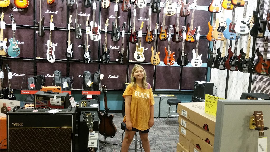 Guitar Center | 839 Queen St, Southington, CT 06489 | Phone: (860) 628-0984