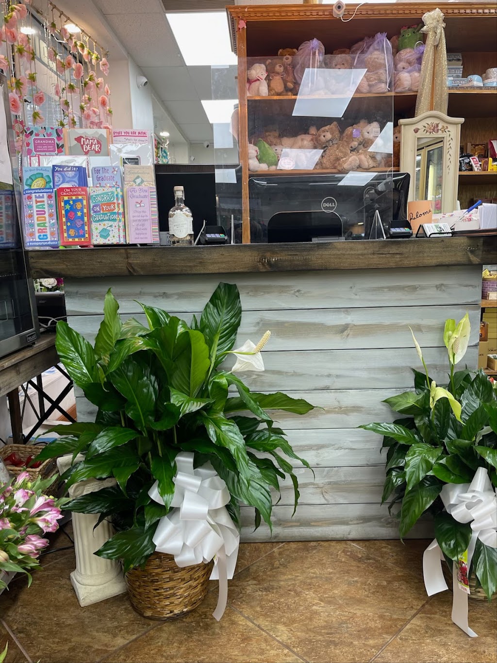 Commack Florist | 6572 Jericho Turnpike, Commack, NY 11725 | Phone: (631) 462-9393