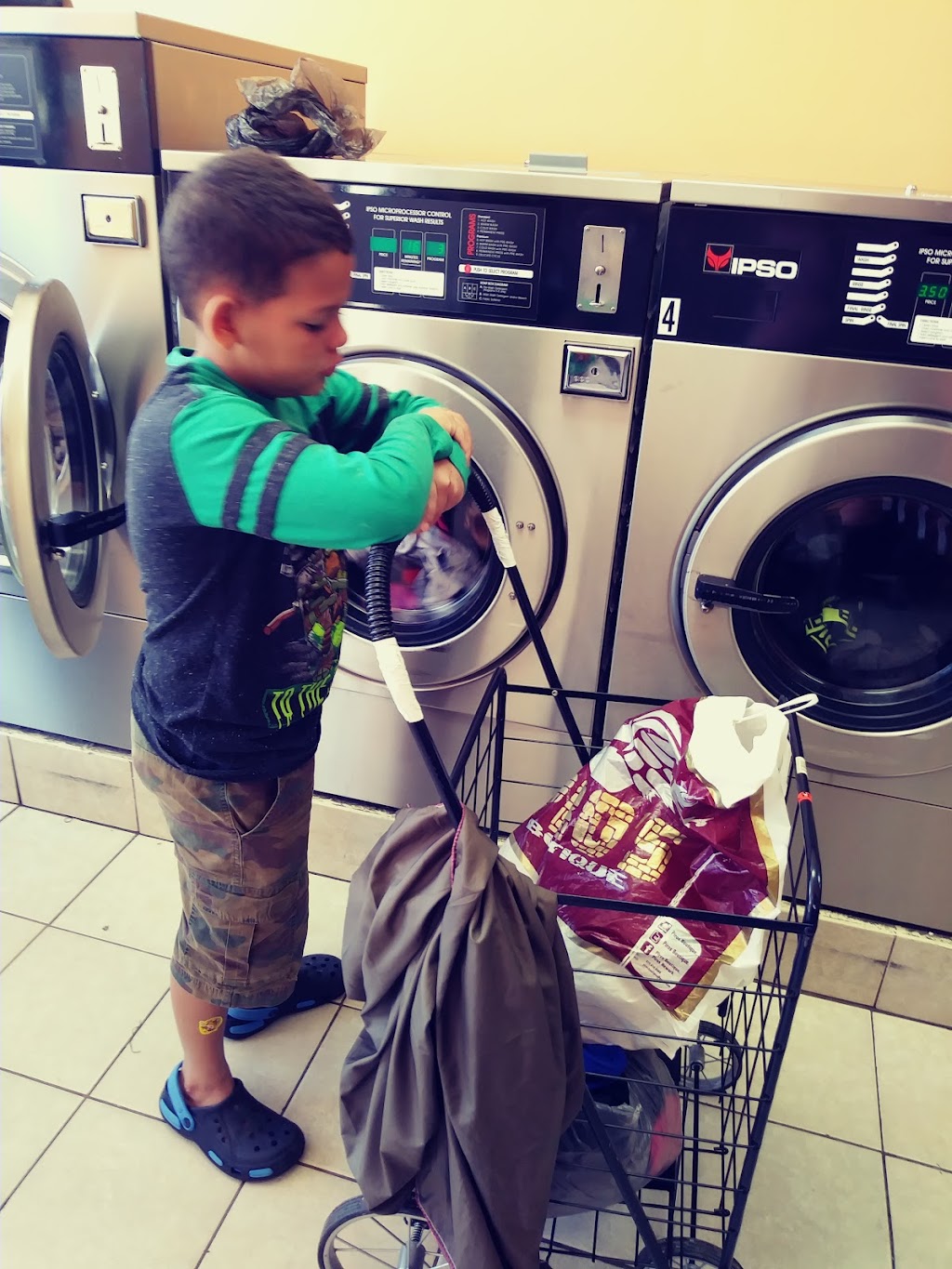 Twin Laundromat | 603 Broadway, Newark, NJ 07104 | Phone: (973) 481-0268