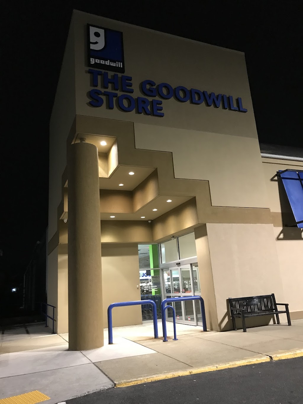 Goodwill Store & Donation Center | 2834 NJ-73, Maple Shade, NJ 08052 | Phone: (856) 439-0302