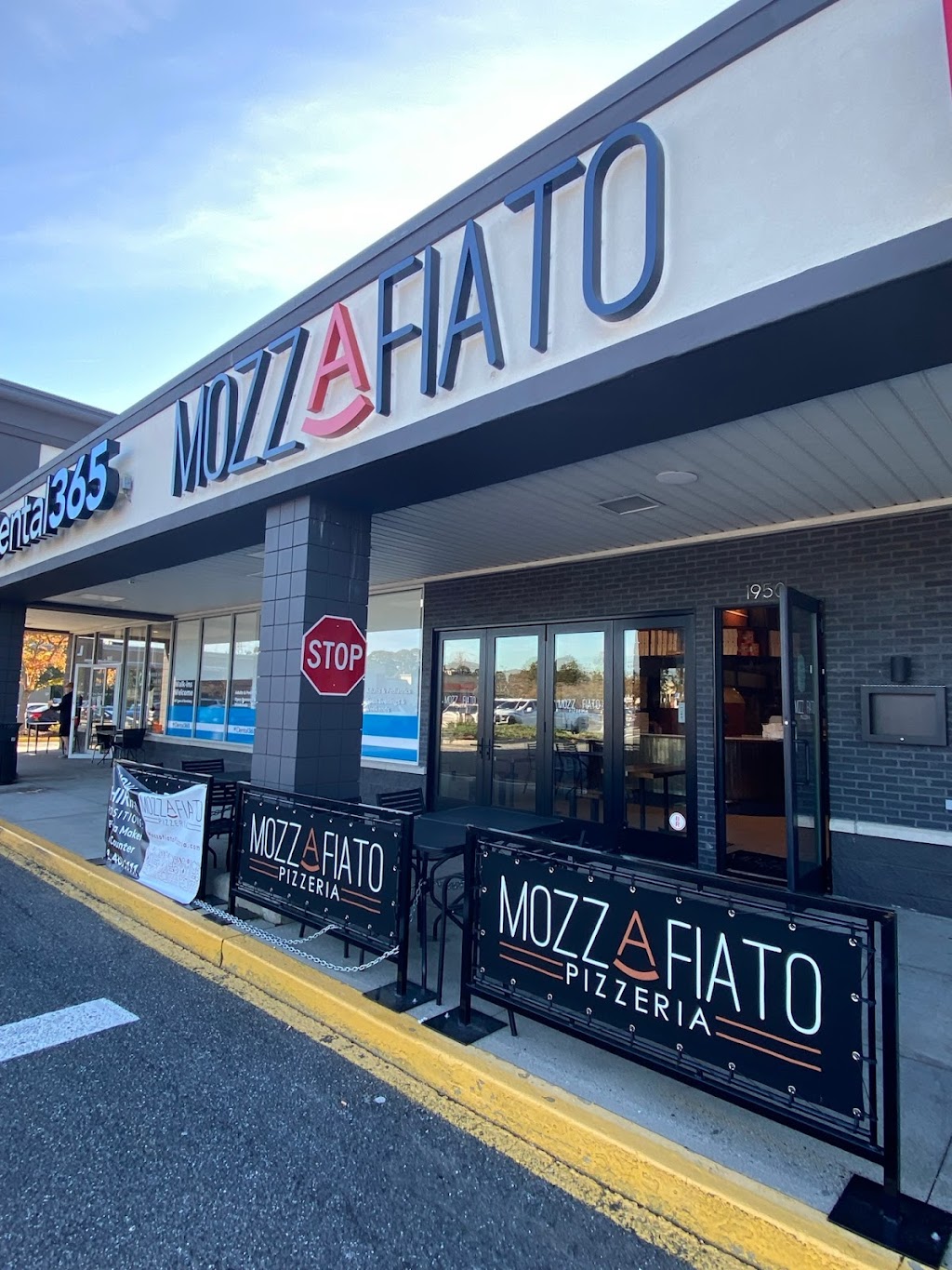 Mozzafiato Pizzeria | 1950 Middle Country Rd, Centereach, NY 11720 | Phone: (631) 467-1111