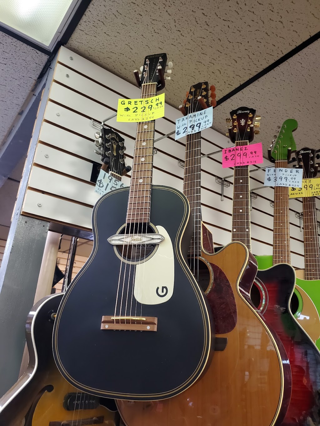 New Jersey Guitar & Bass Center | 995 Amboy Ave, Edison, NJ 08837 | Phone: (732) 225-4444