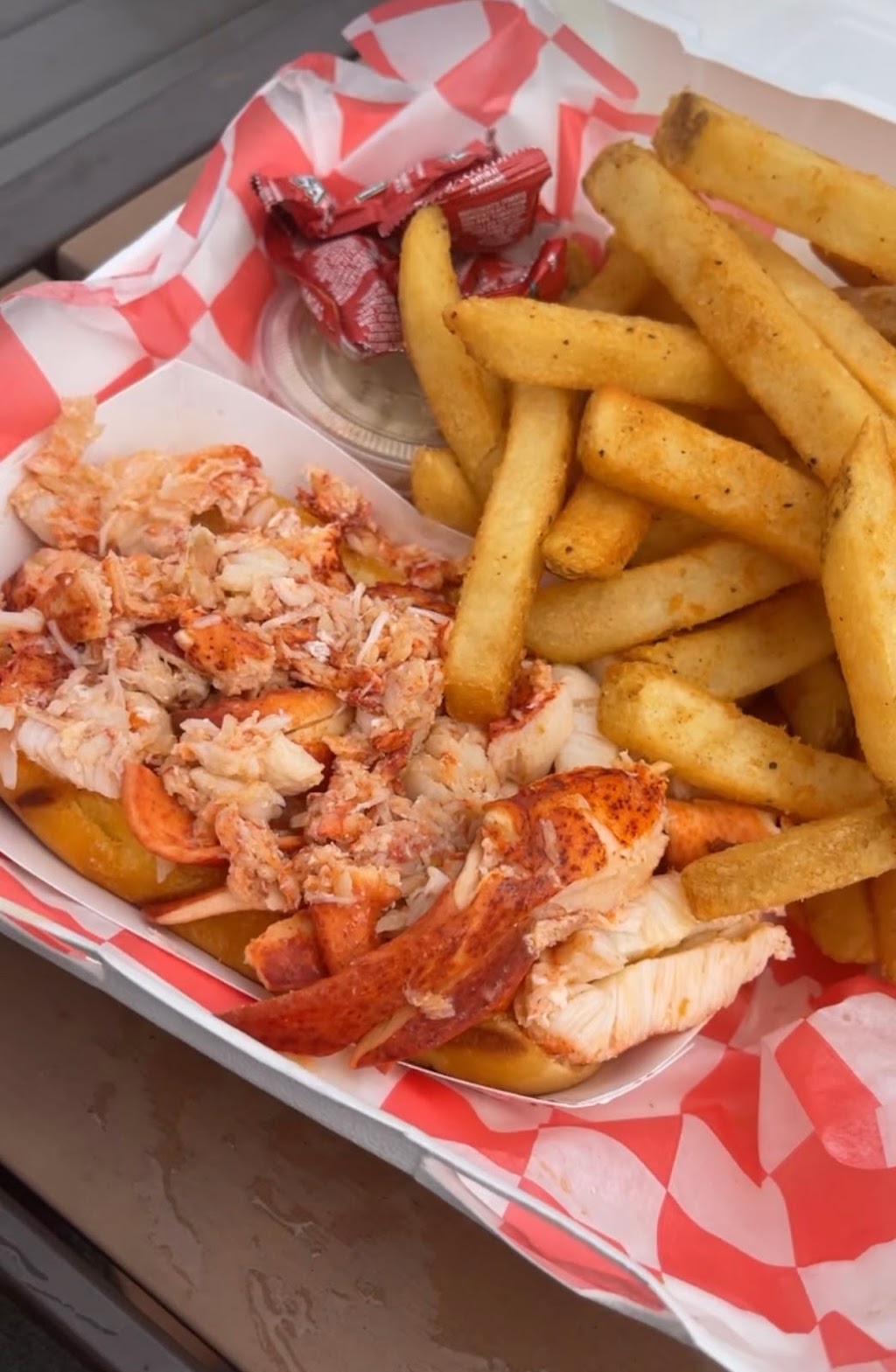 Maries Seafood Market & Lobster House | 4304 Park Rd, Sea Isle City, NJ 08243 | Phone: (609) 263-8812