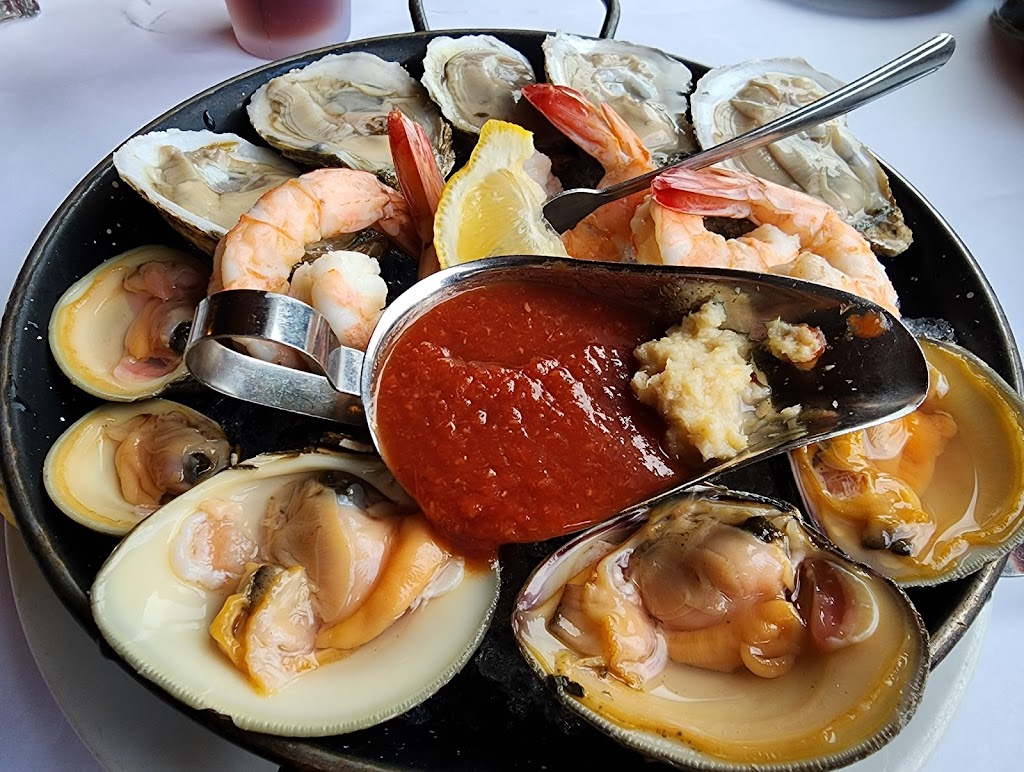 Bahrs Landing Famous Seafood Restaurant & Marina | 2 Bay Ave, Highlands, NJ 07732 | Phone: (732) 872-1245