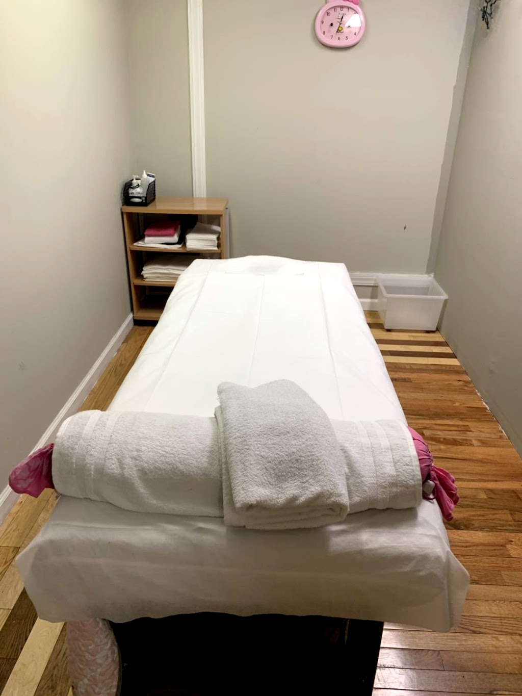 Y.W.Foot Spa Relax | 87 Mill Plain Rd, Danbury, CT 06811 | Phone: (203) 512-9751