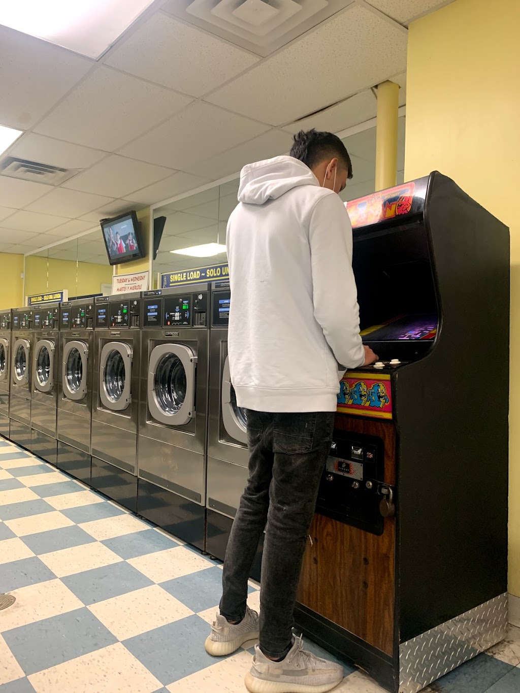 Bank Street Laundromat | 382 Bank St, Bridgeton, NJ 08302 | Phone: (856) 455-8050