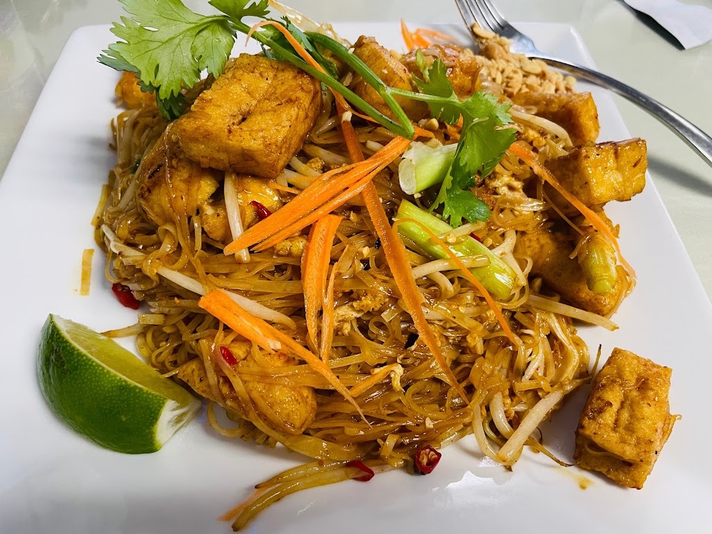 Champa Lao & Thai Restaurant | 341 E Center St, Manchester, CT 06040 | Phone: (860) 432-8271