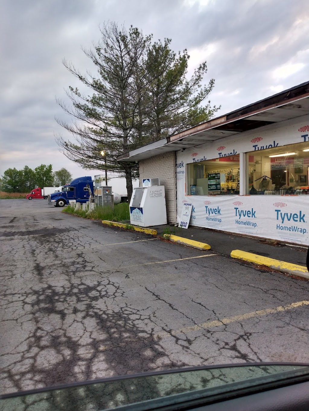 21B Travel Plaza | 12800 Rte 9W, Coxsackie, NY 12192 | Phone: (518) 731-2721