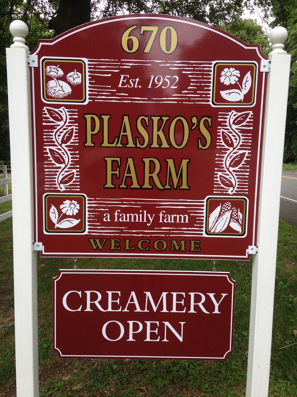 Plaskos Farm Creamery & Cafe | 670 Daniels Farm Rd, Trumbull, CT 06611 | Phone: (203) 268-2716