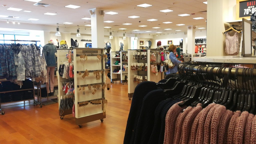 American Eagle Outlet | 1404 Tanger Mall Dr, Riverhead, NY 11901 | Phone: (631) 369-0653
