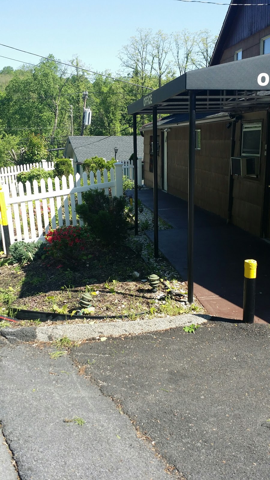 Town Lyne Motel | 2381 Crompond Rd, Cortlandt, NY 10567 | Phone: (914) 737-8202