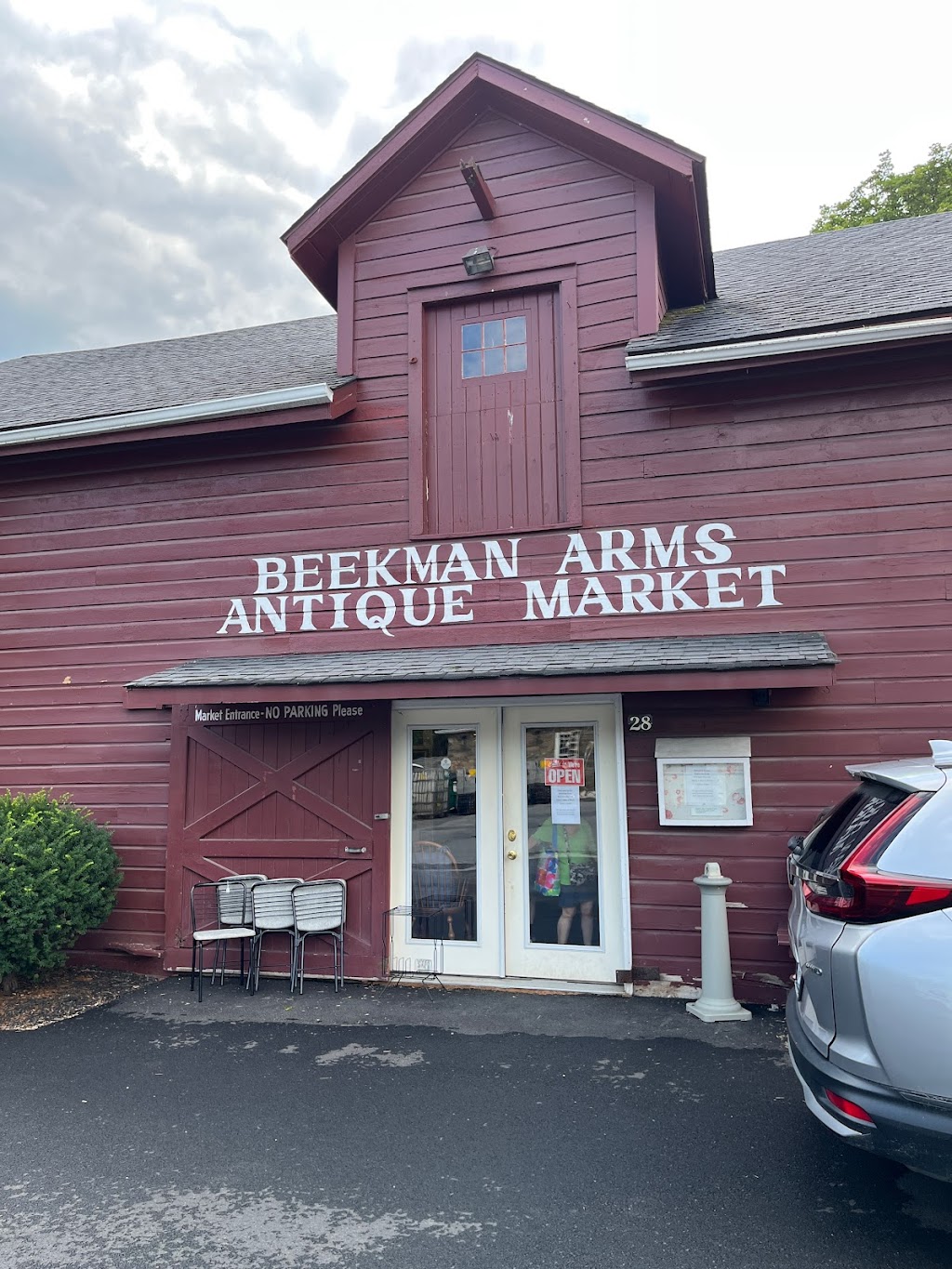 Beekman Arms Antique Market | 28 W Market St, Rhinebeck, NY 12572 | Phone: (845) 876-3477