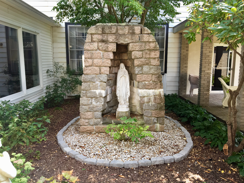 Our Lady of Calvary Retreat Center | 31 Colton St, Farmington, CT 06032 | Phone: (860) 677-8519
